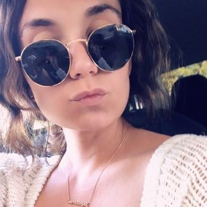 Meet your Posher, Kassandra